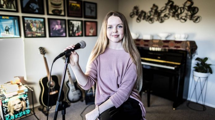 Music is a matter of course for talented singer-songwriters

