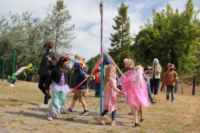 Sherwood Middle School students hold mini-ren fair - The Willits News

