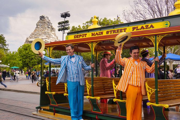President's Day Crowds, Refurbishments, Festival Booths & More: Disneyland Resort Photo Report 2/21/22
