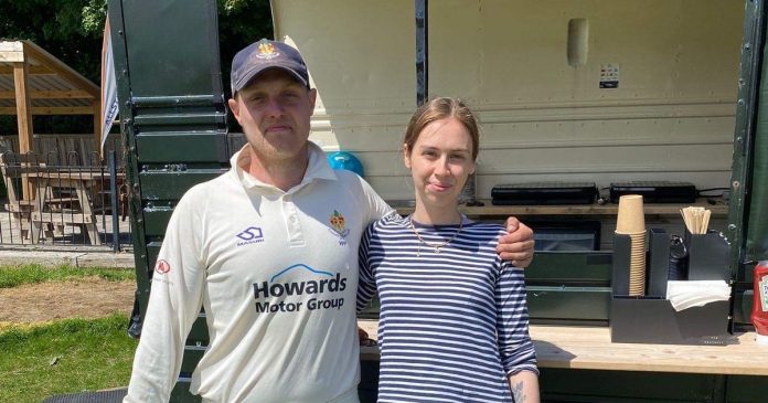 Couple transform horsebox into portable sandwich bar
