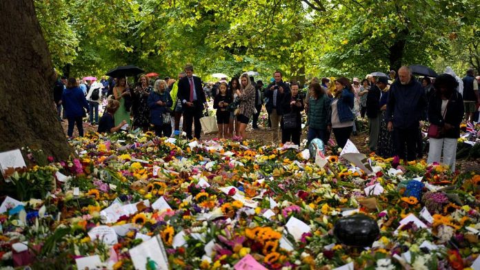 Updated: A complete London travel guide to pay your respects to Queen Elizabeth II

